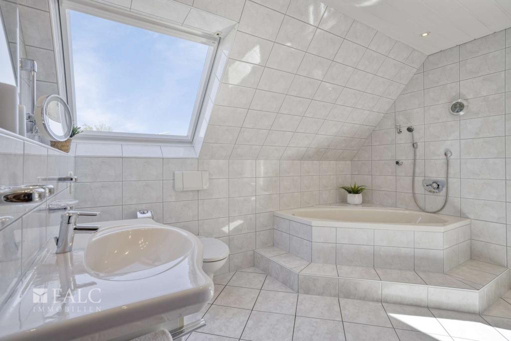 Bad mit Wanne