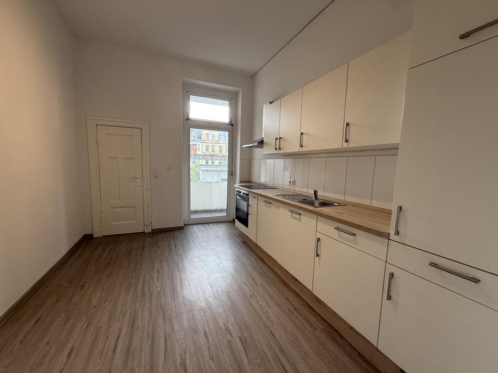 Stilvolle Altbauwohnung mit Balkon und moderner Küche in zentraler Lage - Foto 4