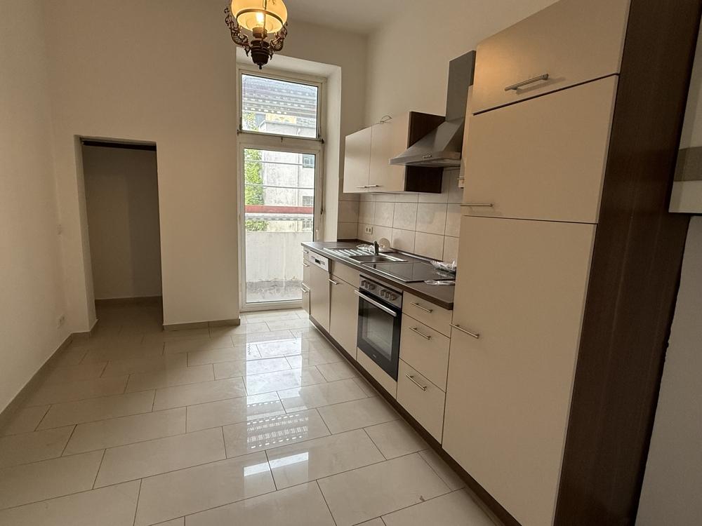 3-Zimmer Altbauwohnung mit Balkon und moderner Küche in zentraler Lage - Foto 5