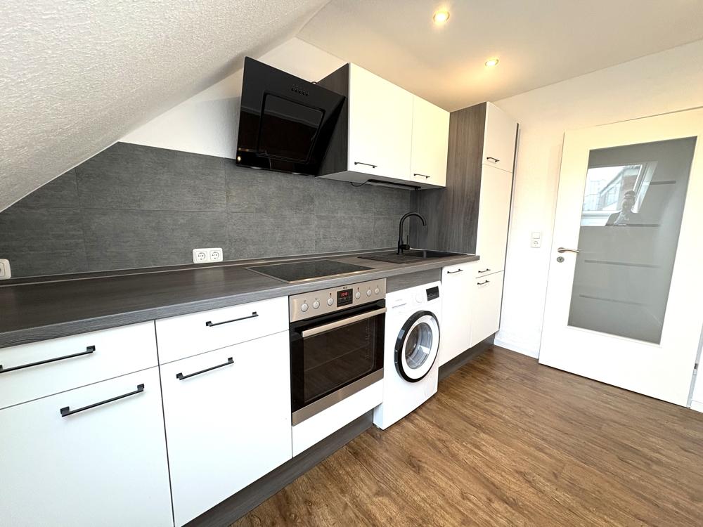 Charmante 4 Zimmer Dachgeschosswohnung - Photo 2