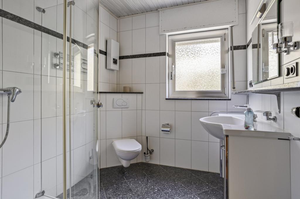 Saniertes Badezimmer im Erdgeschoss