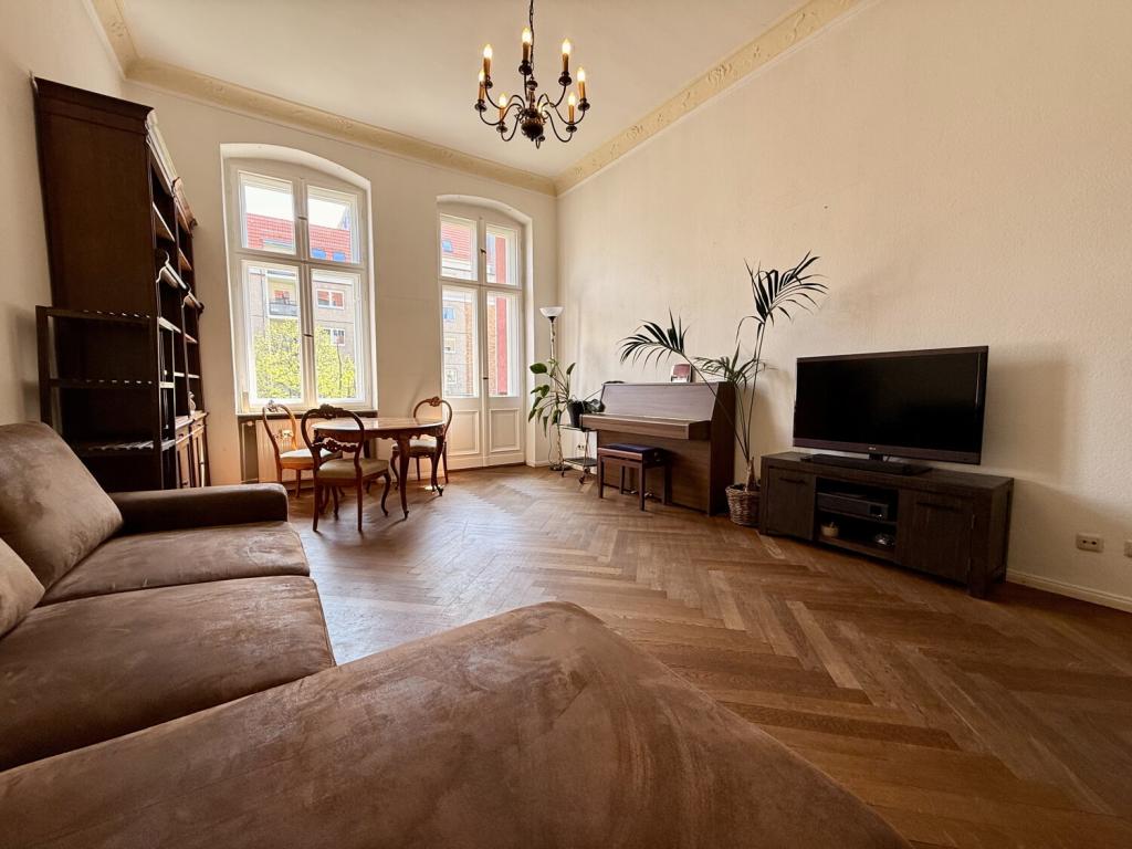 Altbauperle mit Balkon & Charme in ruhiger Lage - Foto 1