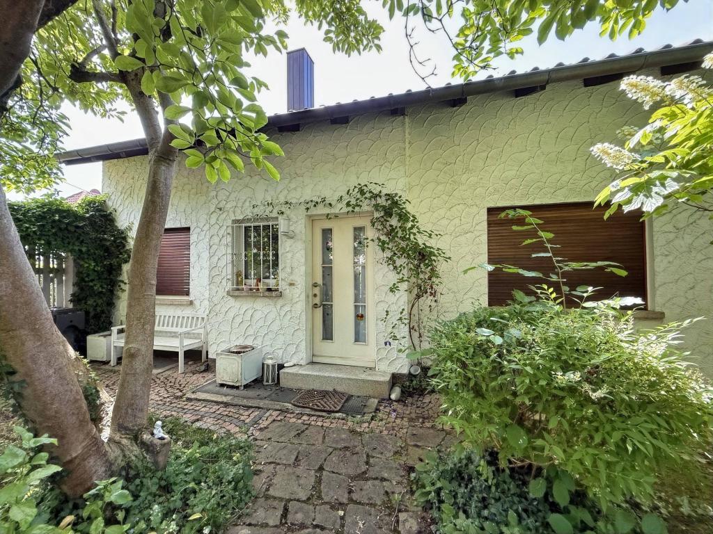 Haus Front