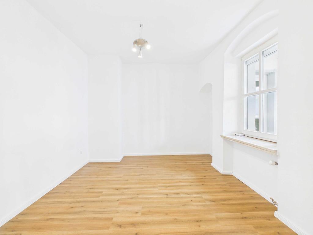 Erstbezug nach Kernsanierung: Design-Wohnen im Herzen der Straubinger Altstadt - Photo 2