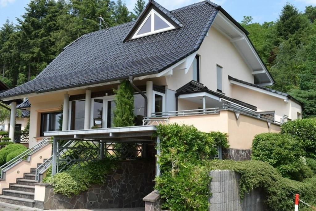Hausansicht Front Foto 2