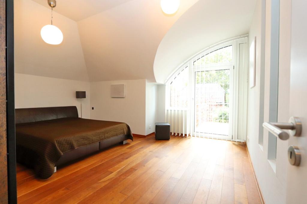 Kinder-/Schlafzimmer