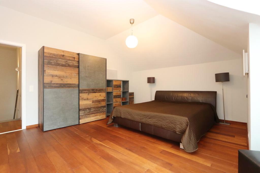 Kinder-/Schlafzimmer (2)