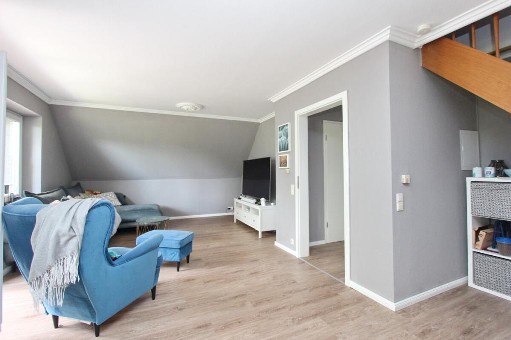 Großzügige 4-Zimmer-Wohnung mit ausgebautem Dachstudio & sonniger Dachterrasse in Kaltenkirchen - Photo 3