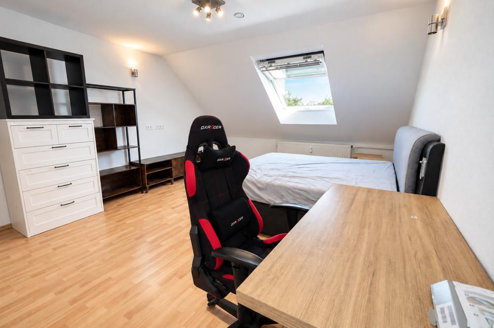 Cleveres Wohnkonzept: Lichtdurchflutete, möblierte 1,5-Zimmer-Wohnung mit optimalem Grundriss - Photo 3