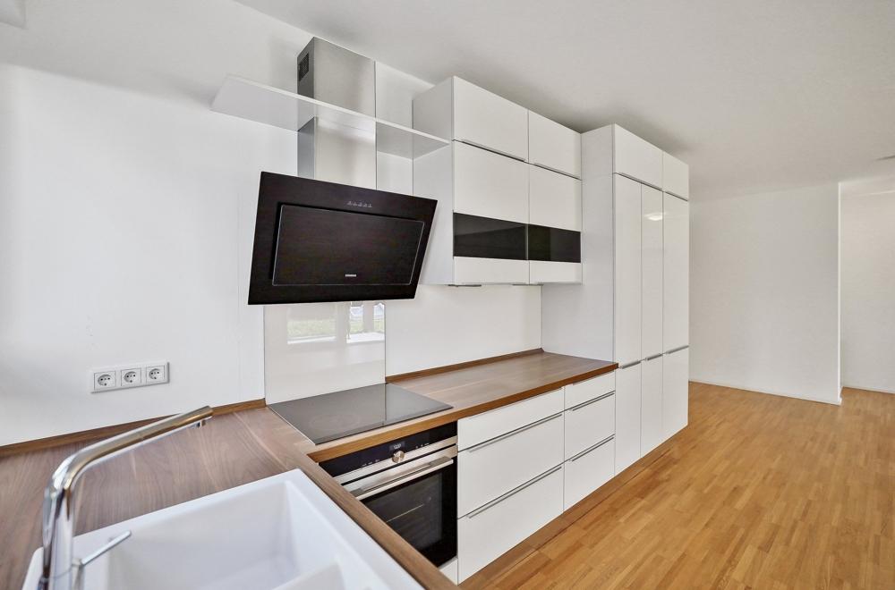 ++Moderne 4-Zimmer-Wohnung mit zwei Bädern, Terrasse & eigenem Garten++ - Foto 5