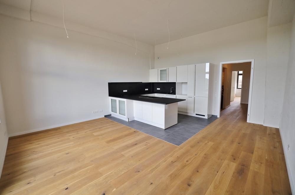 ++ Luxuriöses Wohnen mit industriellem Touch - 3 Zimmer mit Balkon und Mainblick ++ - Foto 2