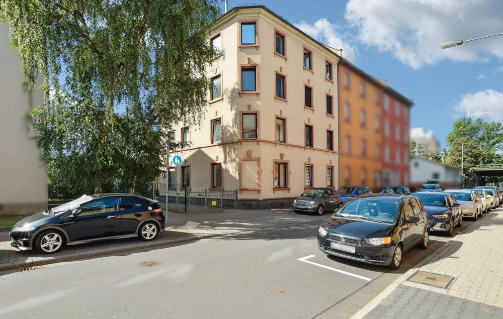 Charmanter Altbau: 2-Zimmer-Wohnung mit Einbauküche in Niederrad - Photo 3