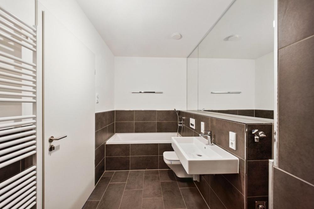 ++ Wohnen und Leben am Henninger Turm! 3-Zimmer-Wohnung mit Loggia und Balkon ++ - Photo 3