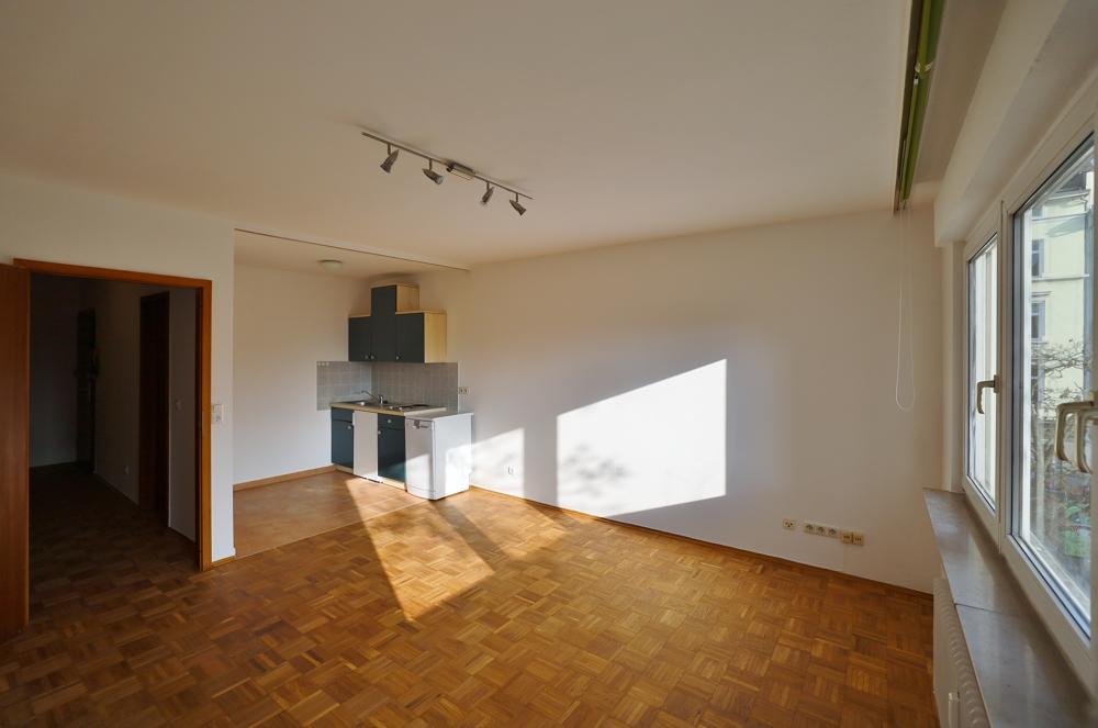 Willkommen im Nordend! 2-Zimmer-Wohnung mit gemeinschaftlicher Dachterrasse - Photo 2