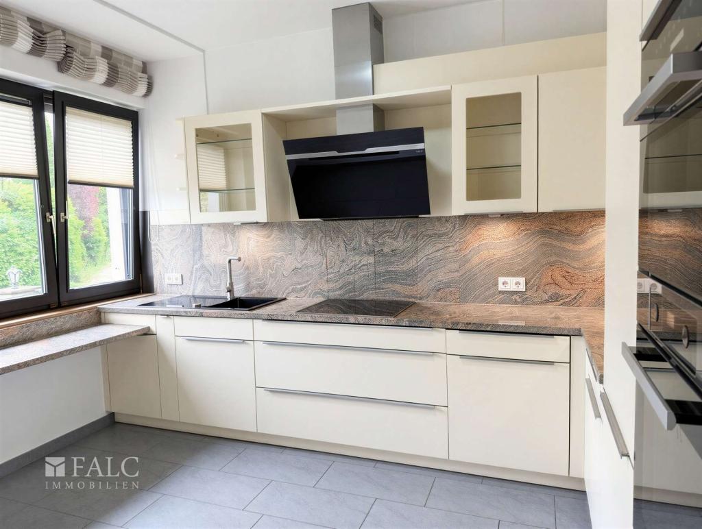 Exklusive Erdgeschoßwohnung im gehobenen Zweifamilienhaus! - Photo 2