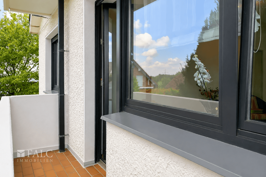 Exklusive Erdgeschoßwohnung im gehobenen Zweifamilienhaus! - Photo 4