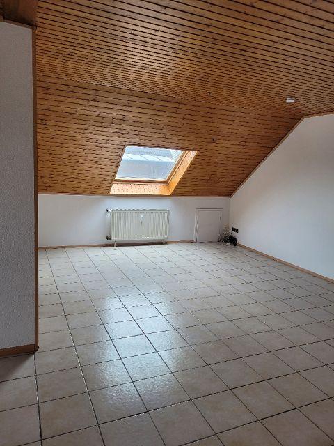 Großzügige 2-Zimmer-Wohnung im Dachgeschoss in ruhiger Lage (Haustiere nicht erlaubt) - Photo 5