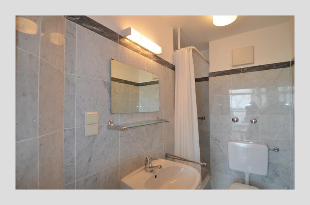 STUDENTEN-WOHNMAISONETTE - Pantry-Küche, Balkon, Stellplatz, Bus gegenüber, Einkaufen um die Ecke ... - Photo 2