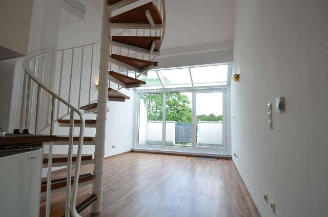 STUDENTEN-WOHNMAISONETTE - Pantry-Küche, Balkon, Stellplatz, Bus gegenüber, Einkaufen um die Ecke ... - Photo 1