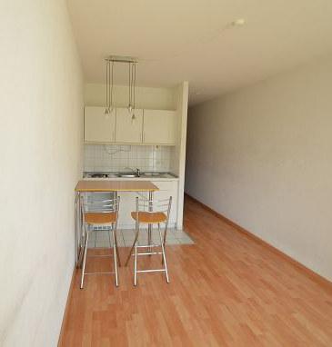 SCHÖNES GEMÜTLICHES TEILMÖBL. OBERGESCHOSS-APARTMENT MIT BALKON IN KLEINER WOHNEINHEIT IN UNI-NÄHE - Photo 2