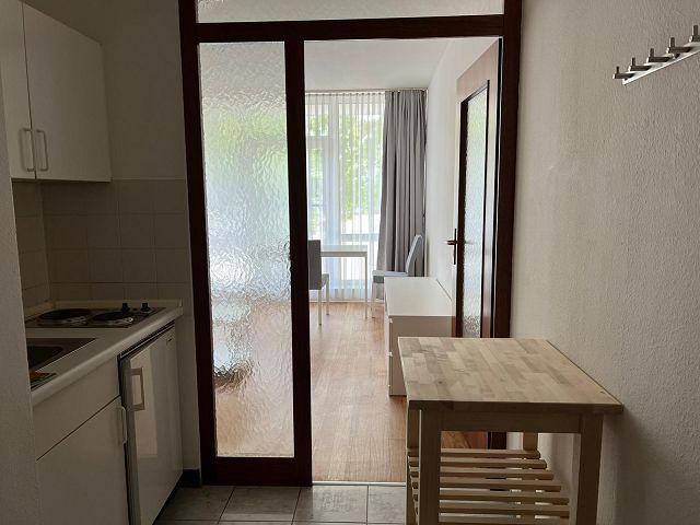 Studenten/Berufstätige - 1-Zimmer-Apt. möbliert mit Stellplatz - Bus gegenüber / Einkaufen ums Eck - Foto 4