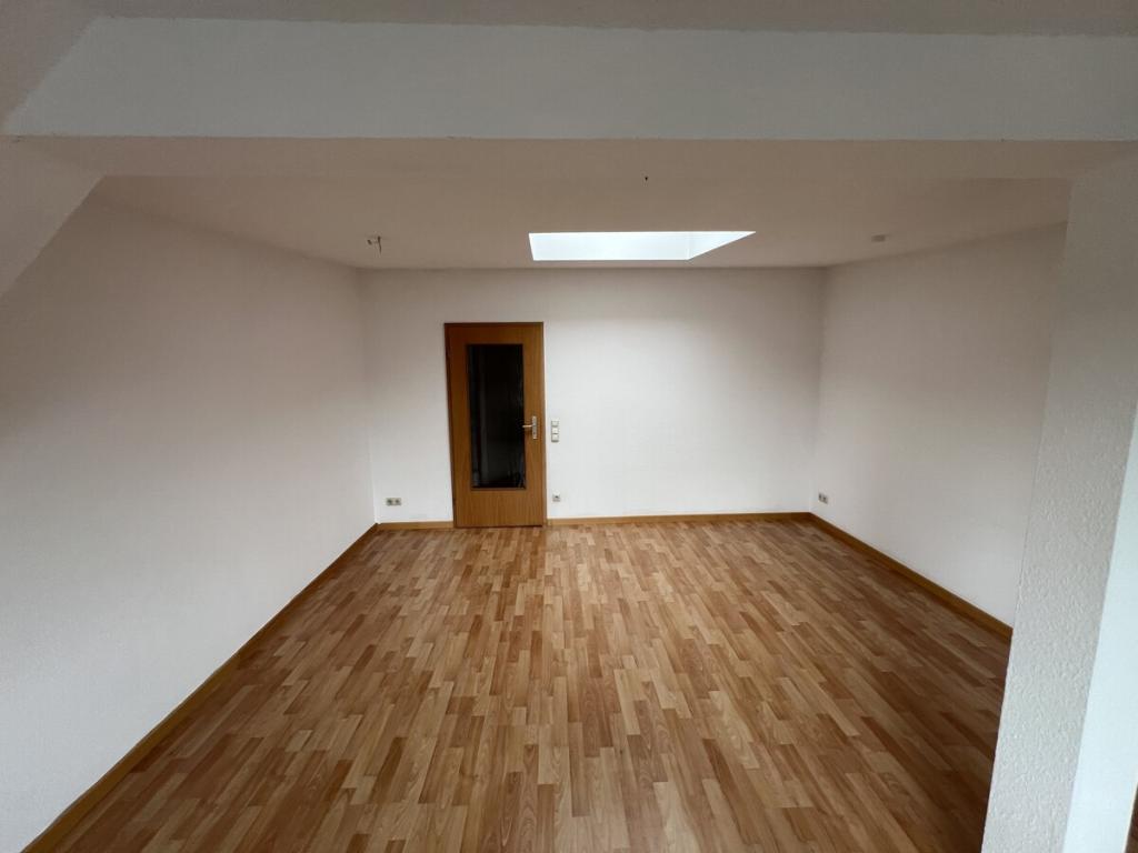 3-Zimmer-Dachgeschoss-Wohnung mit Balkon! - Foto 2