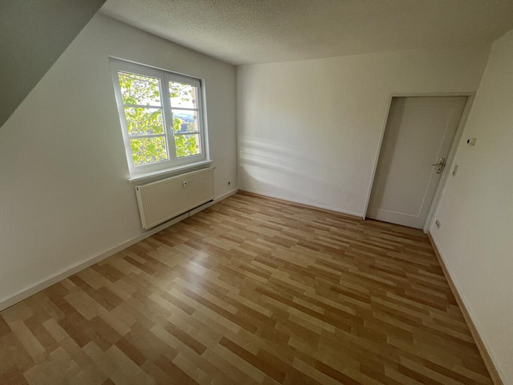 2-Zi.-Dachgeschoss-Wohnung mit Einbauküche! - Foto 5
