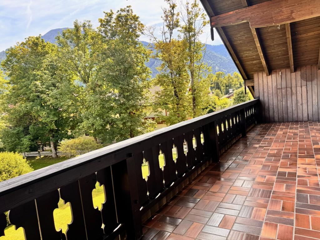 Balkon mit Katzenlauben