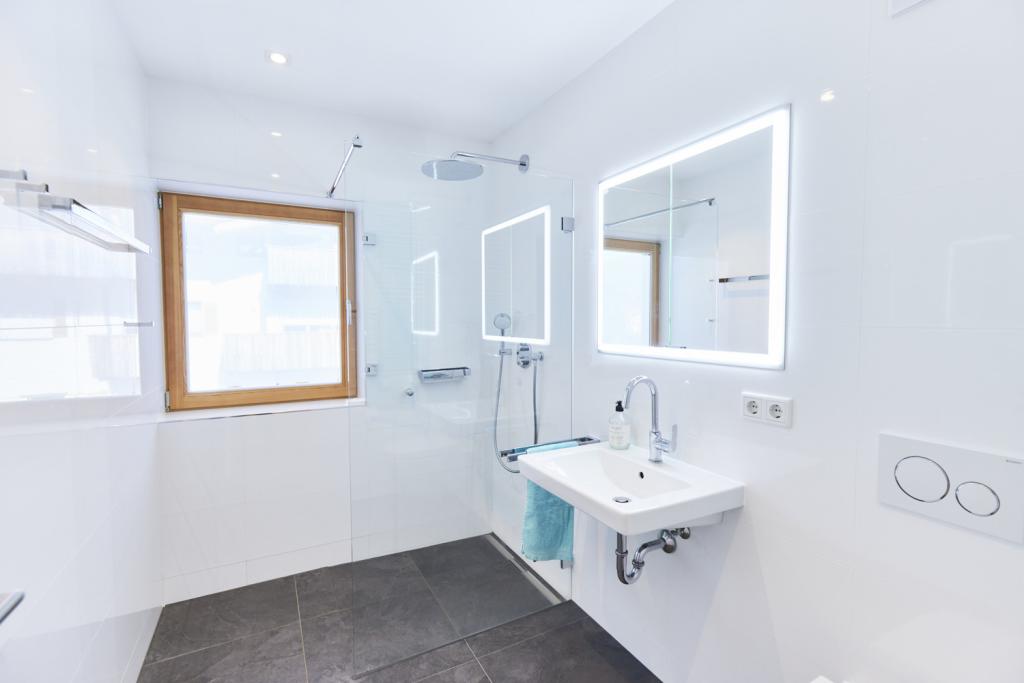 Badezimmer mit Tageslicht