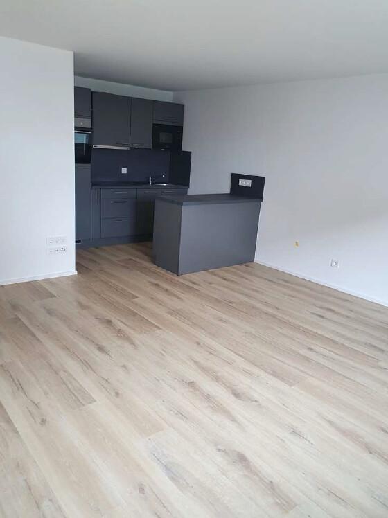 Neuwertige Wohnung mit Balkon + TG-Stellplatz in zentraler Lage! - Foto 1