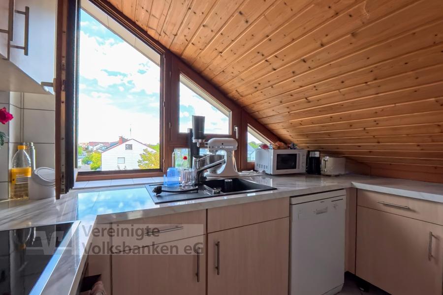 Charmante Dachgeschosswohnung mit Balkon in ruhiger Lage von Altdorf - Foto 5