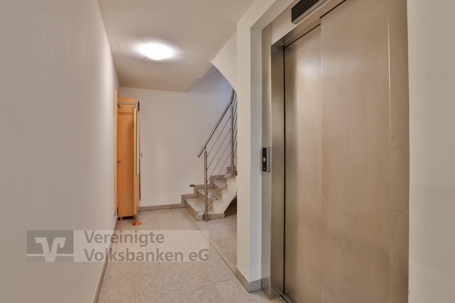 UG-Treppenhaus-Aufzug