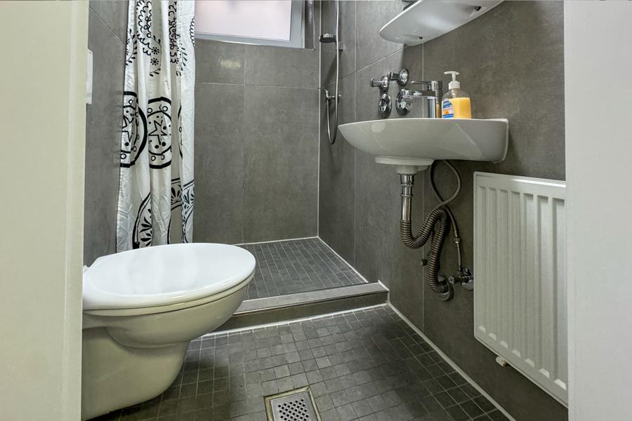 UG-Zimmer-1-Bad-WC