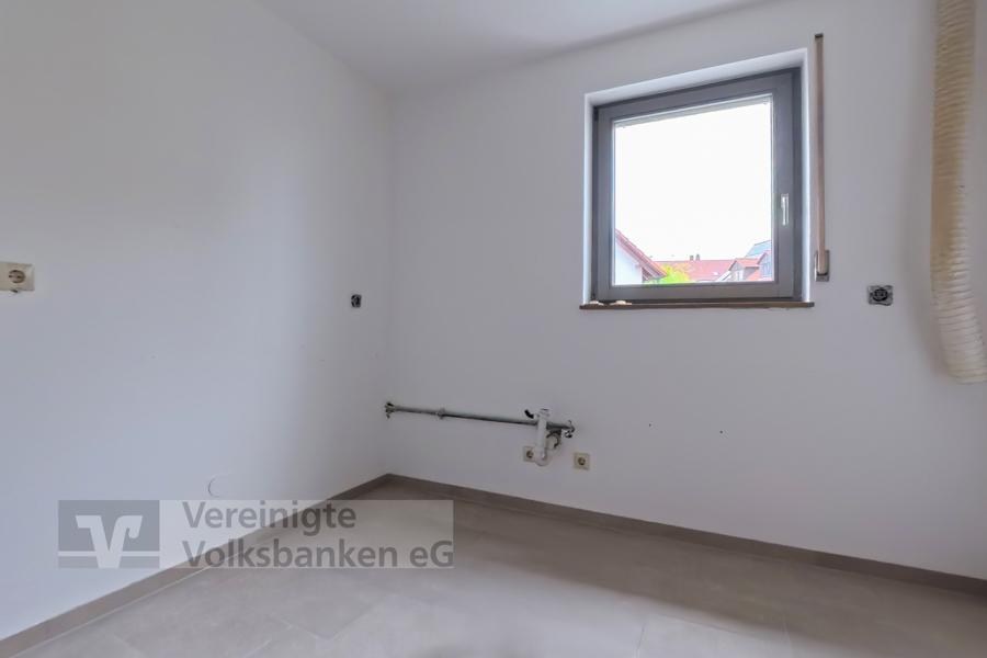 Renovierte 3,5 Zimmer Wohnung mit Balkon in Weil der Stadt zu vermieten - Photo 1