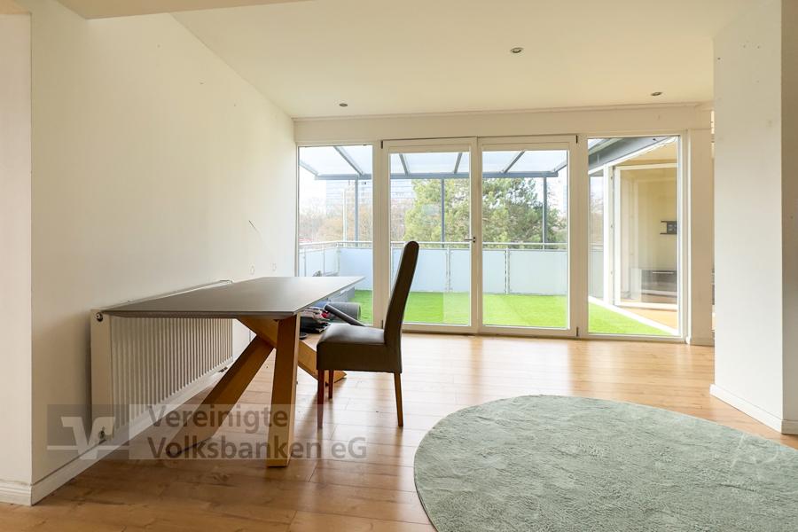 Einzigartige Dachgeschosswohnung mit überdachtem Balkon und schöner Galerie in Sindelfingen zu vermieten! - Foto 2