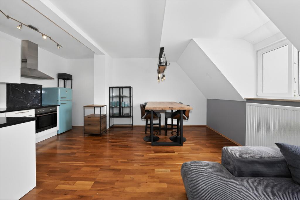 3-Zimmer-Maisonette im Dachgeschoss mit Aufzug, zentral in Aichach - Photo 3
