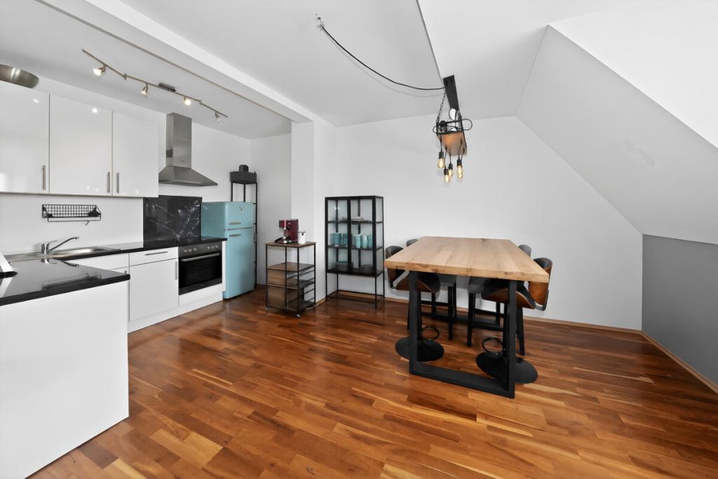 3-Zimmer-Maisonette im Dachgeschoss mit Aufzug, zentral in Aichach - Photo 5