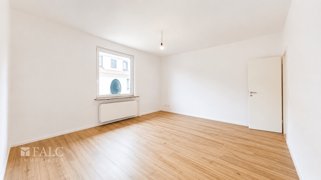 Frisch renoviert, zentrumsnah, großzügig - 3-Zimmer-Wohnung mit EBK - Photo 5