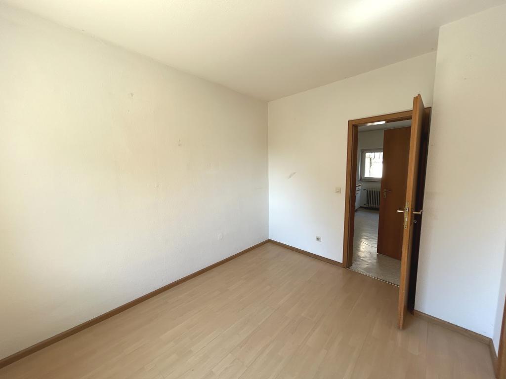 Erdgeschoss Esszimmer mit Verbindungstüre zur Küche