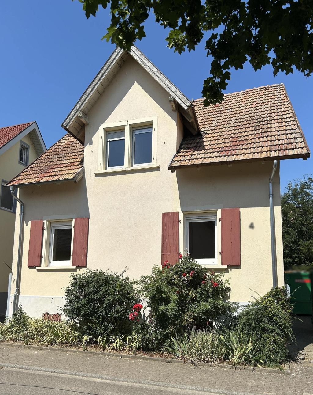 Seitliche Ansicht Vorderseite Wohnhaus