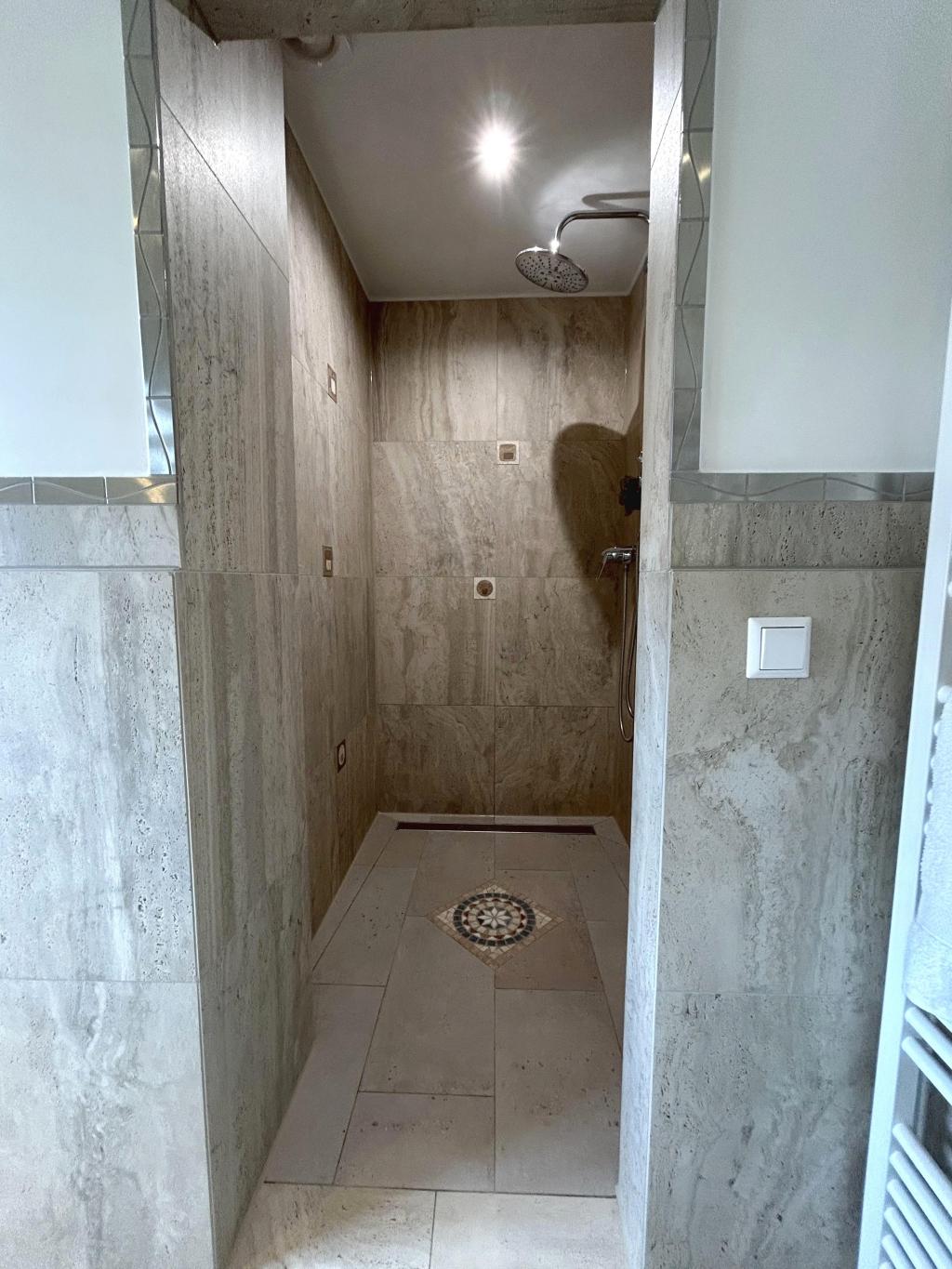 Erdgeschoss begehbare Dusche