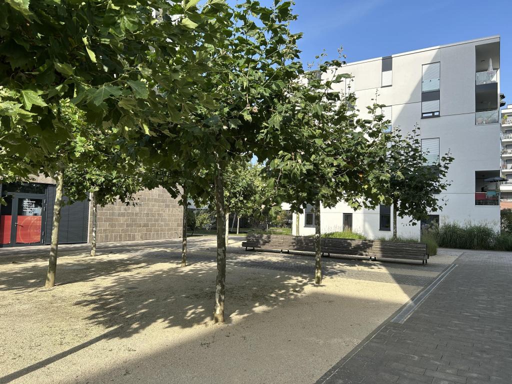 Vorplatz am Haus