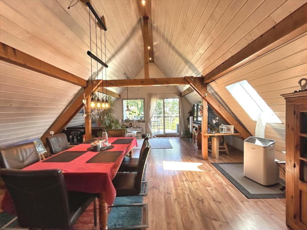 Dachgeschoss: Wohn-/Esszimmer