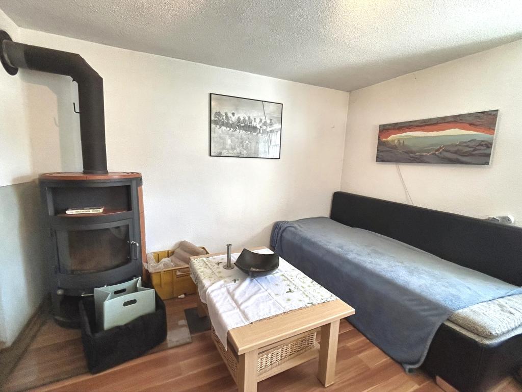 Obergeschoss: Zimmer mit Schwedenofen