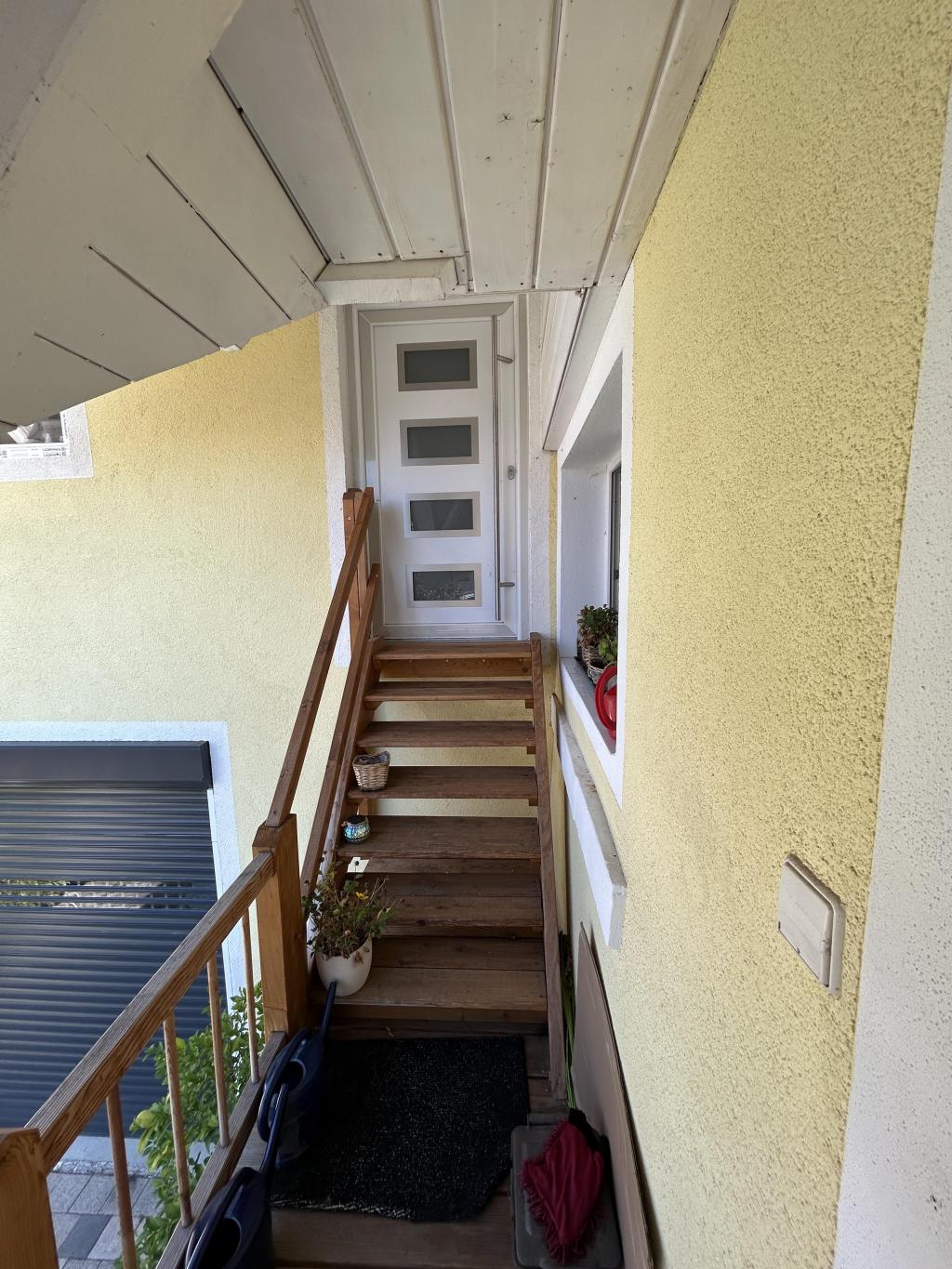 Zugang Zimmer über der Garage