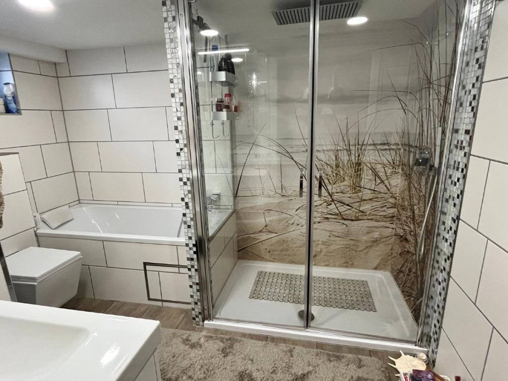 großes Bad im Keller 1