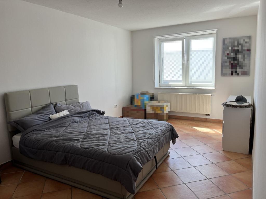 Schlafzimmer (2)