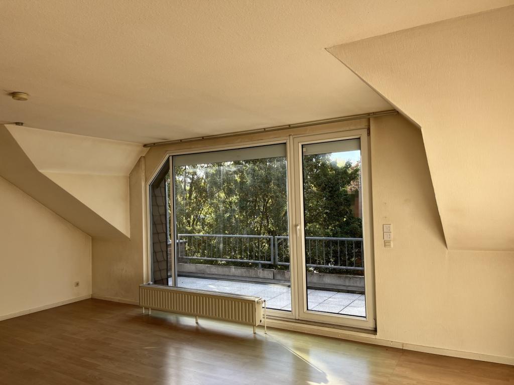 Zentral und dennoch super ruhig: 2-Zimmer-DGwohnung mit Balkon und TGstellplatz in Moers-Zentrum - Photo 2