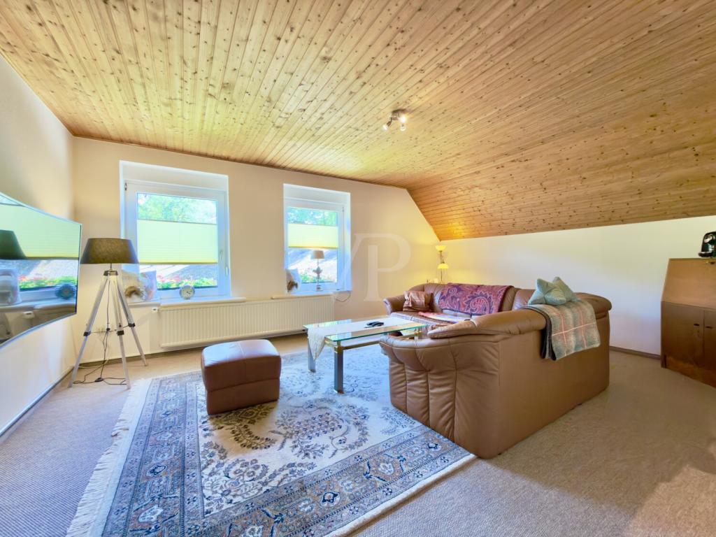 Wohnen im Grünen: Großzügiges Einfamilienhaus in ruhiger Feldrandlage - Photo 1