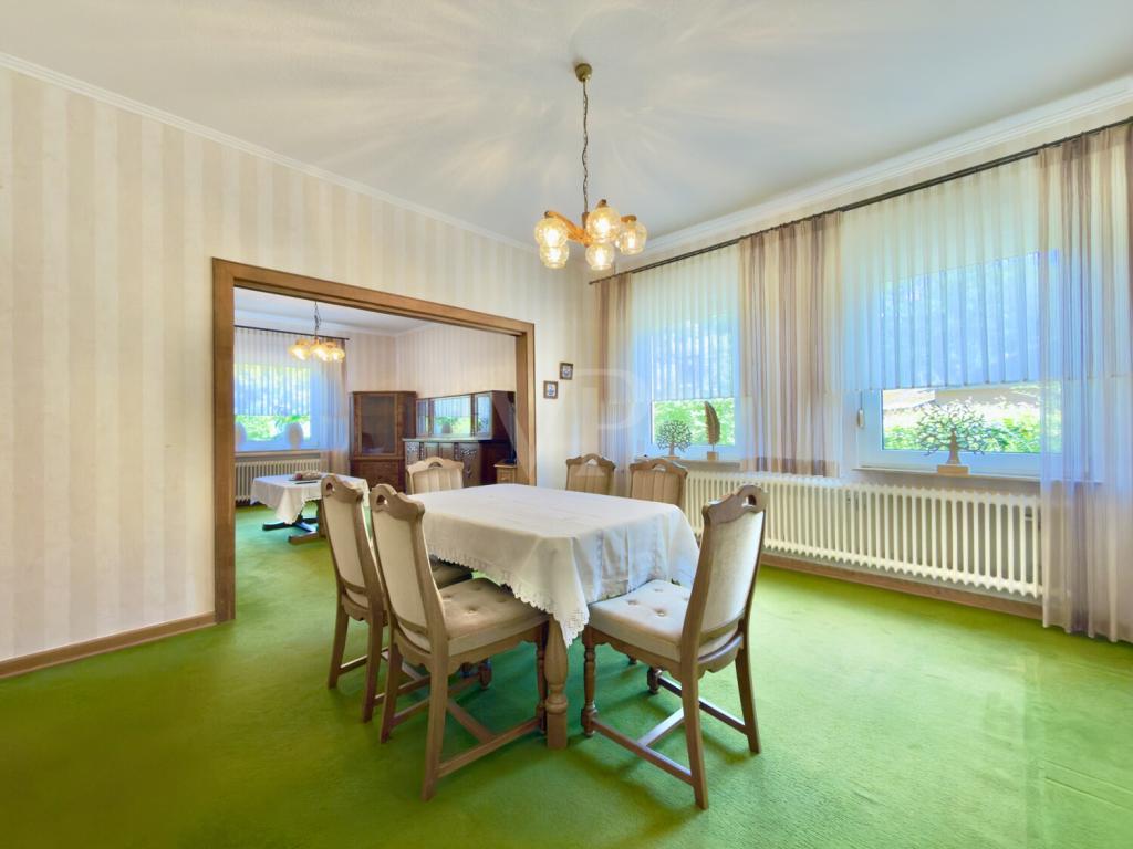 Wohnen im Grünen: Großzügiges Einfamilienhaus in ruhiger Feldrandlage - Photo 2